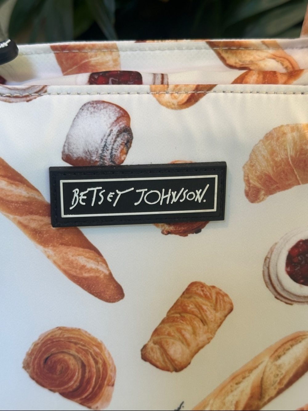 Betsey Johnson lunchTote with Pastry Print NWOT - Picture 2 of 10